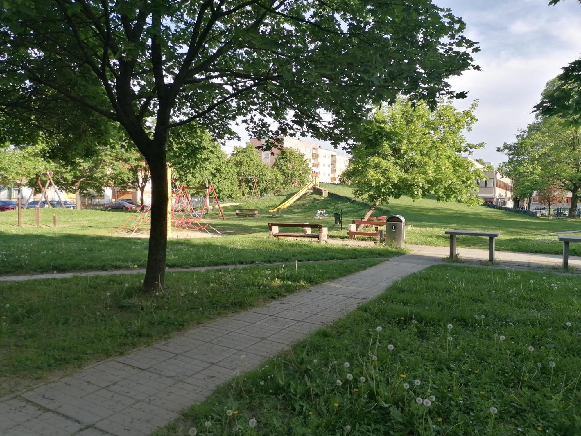 Central Park Apartman Szekszárd Dış mekan fotoğraf