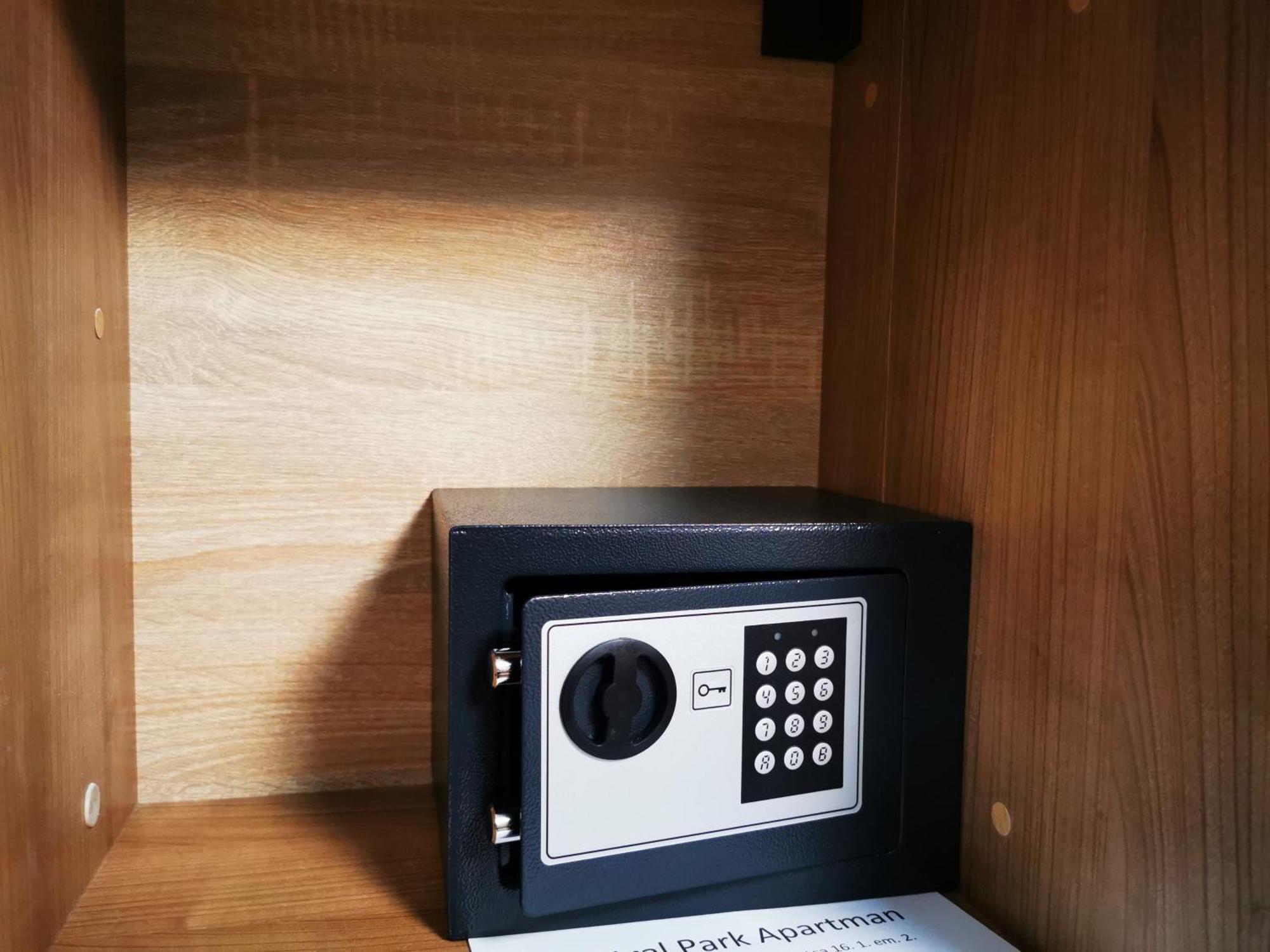 Central Park Apartman Szekszárd Dış mekan fotoğraf